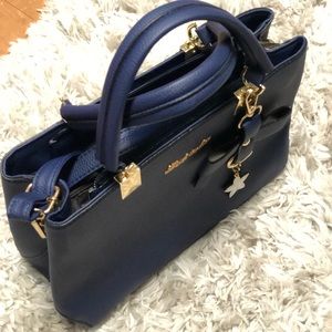 New blue purse (Never Worn)